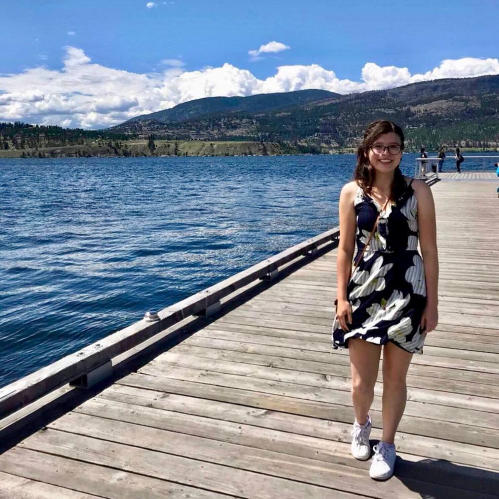 Meet your Posher, Sheyla